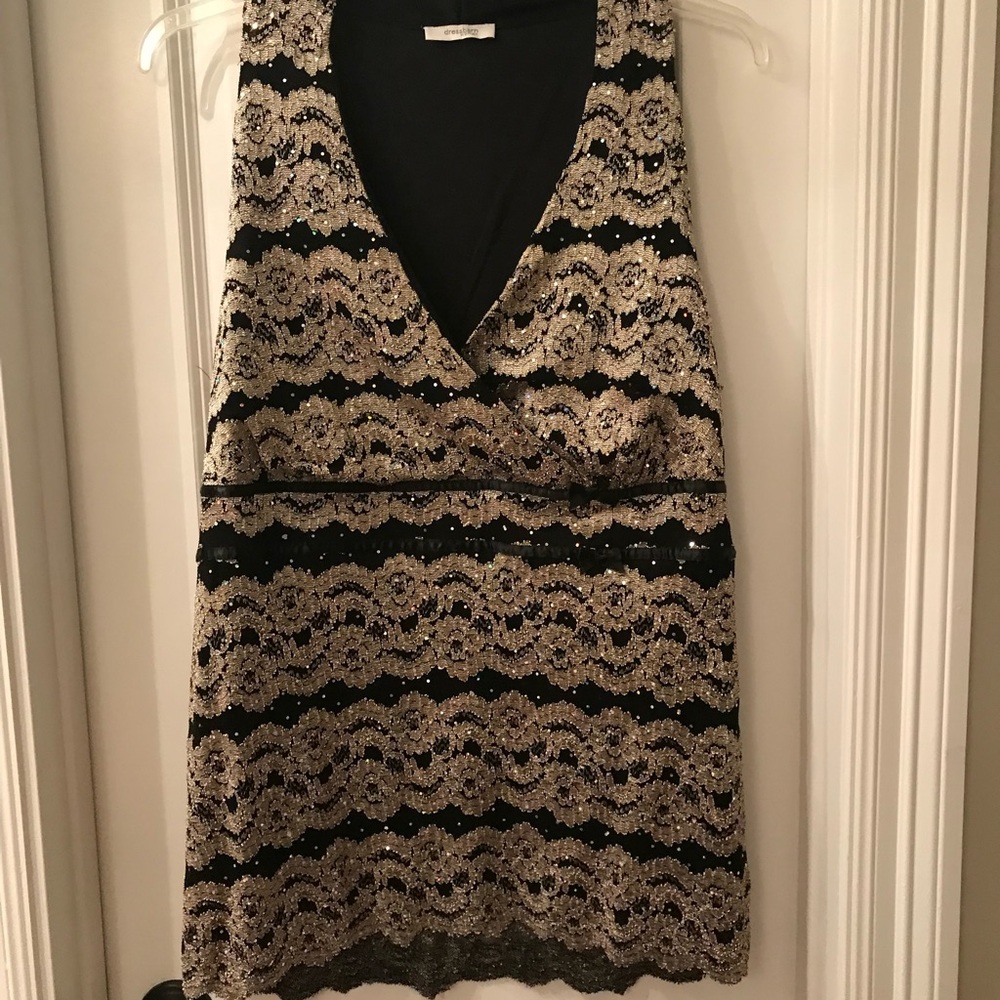Sleeveless gold & black cocktail top